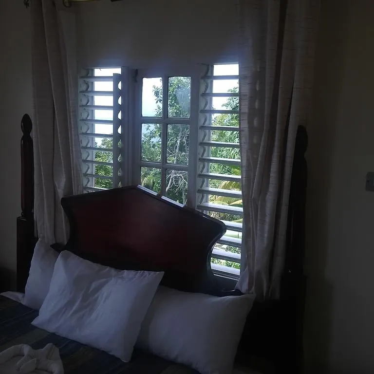 Boutique B&B At Stone Village Bluefields