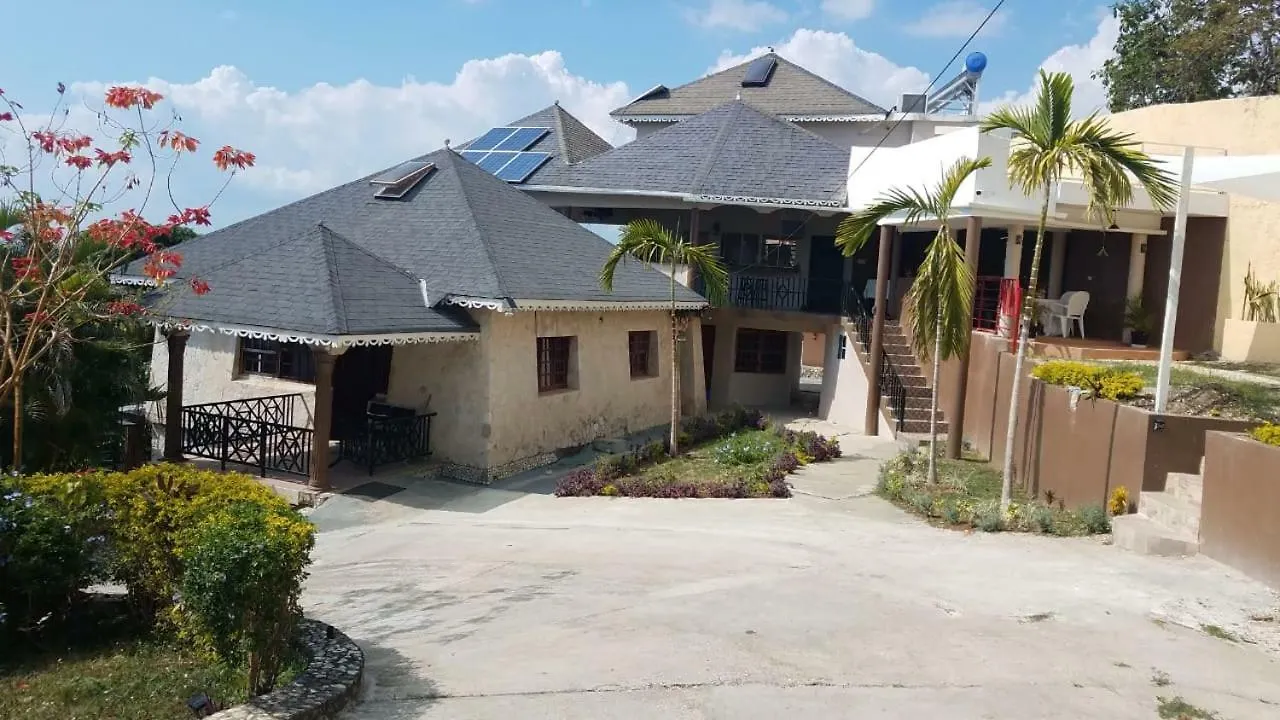 Boutique B&B At Stone Village Bluefields