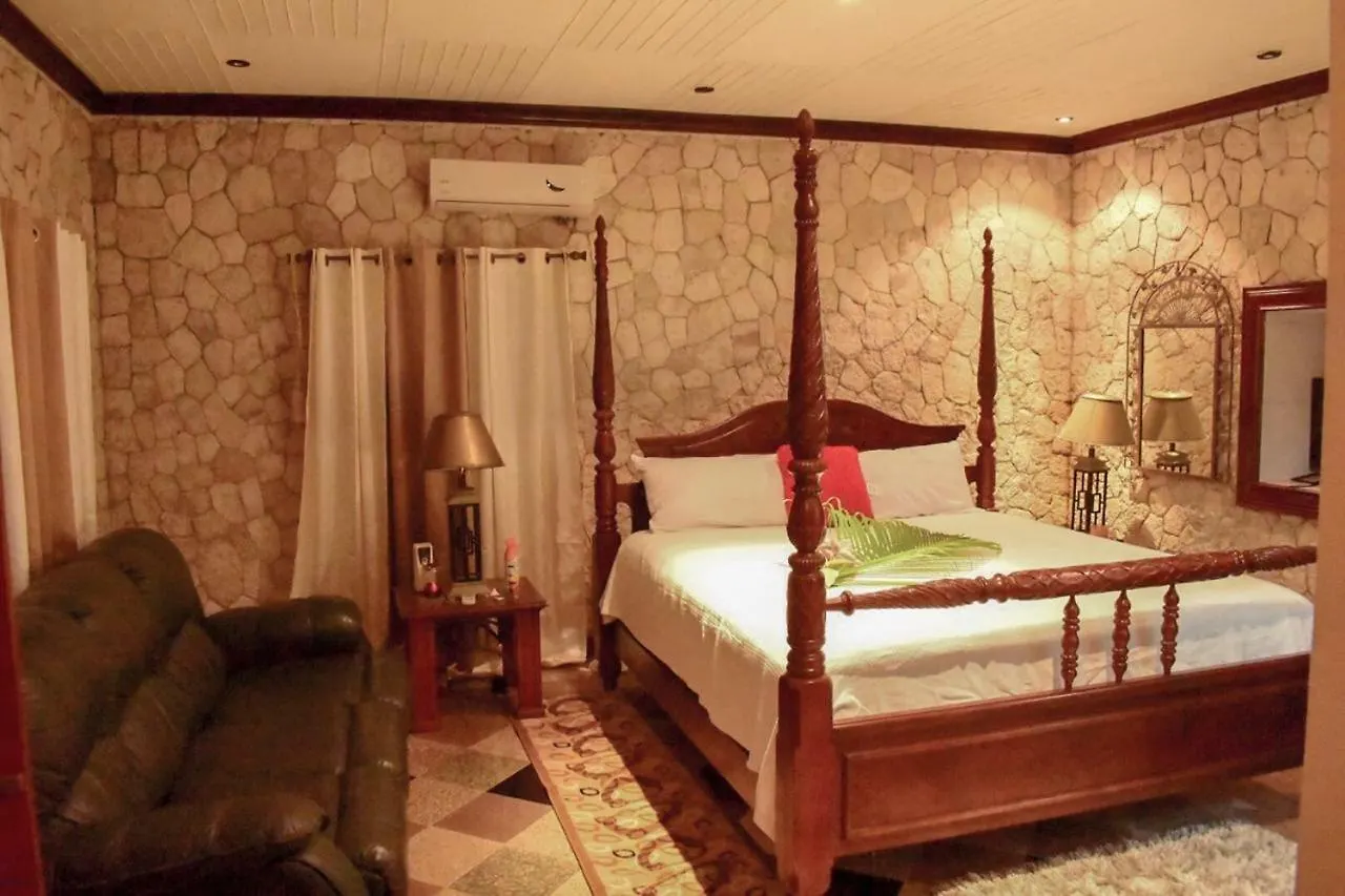 Boutique B&B At Stone Village Bluefields 0*,  자메이카